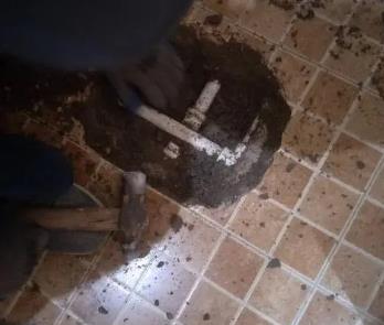 新昌卫生间漏水维修公司为您分享下卫生间渗水如何处理及注意事项